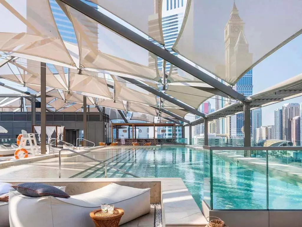 استخر هتل-25-اورز